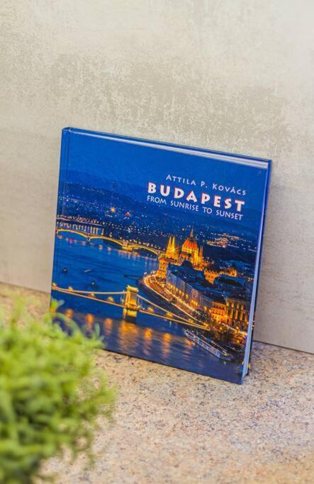 Roomy 80sqm At Center Free Parking Space, Ac & Balcony Budapeste