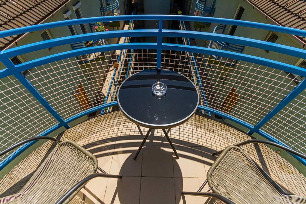 Apartment Roomy 80sqm At Center Free Parking Space, Ac & Balcony *